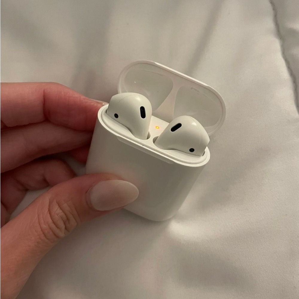 Used AirPods 1st gen